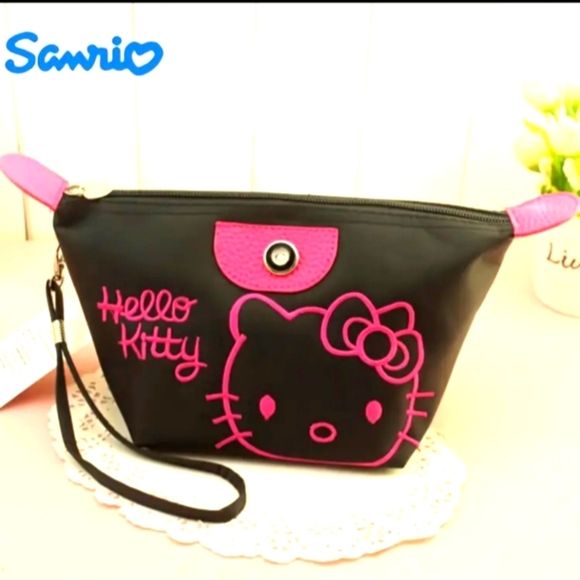 NEW Hello Kitty Embroidered Wristlet - Picture 1 of 3